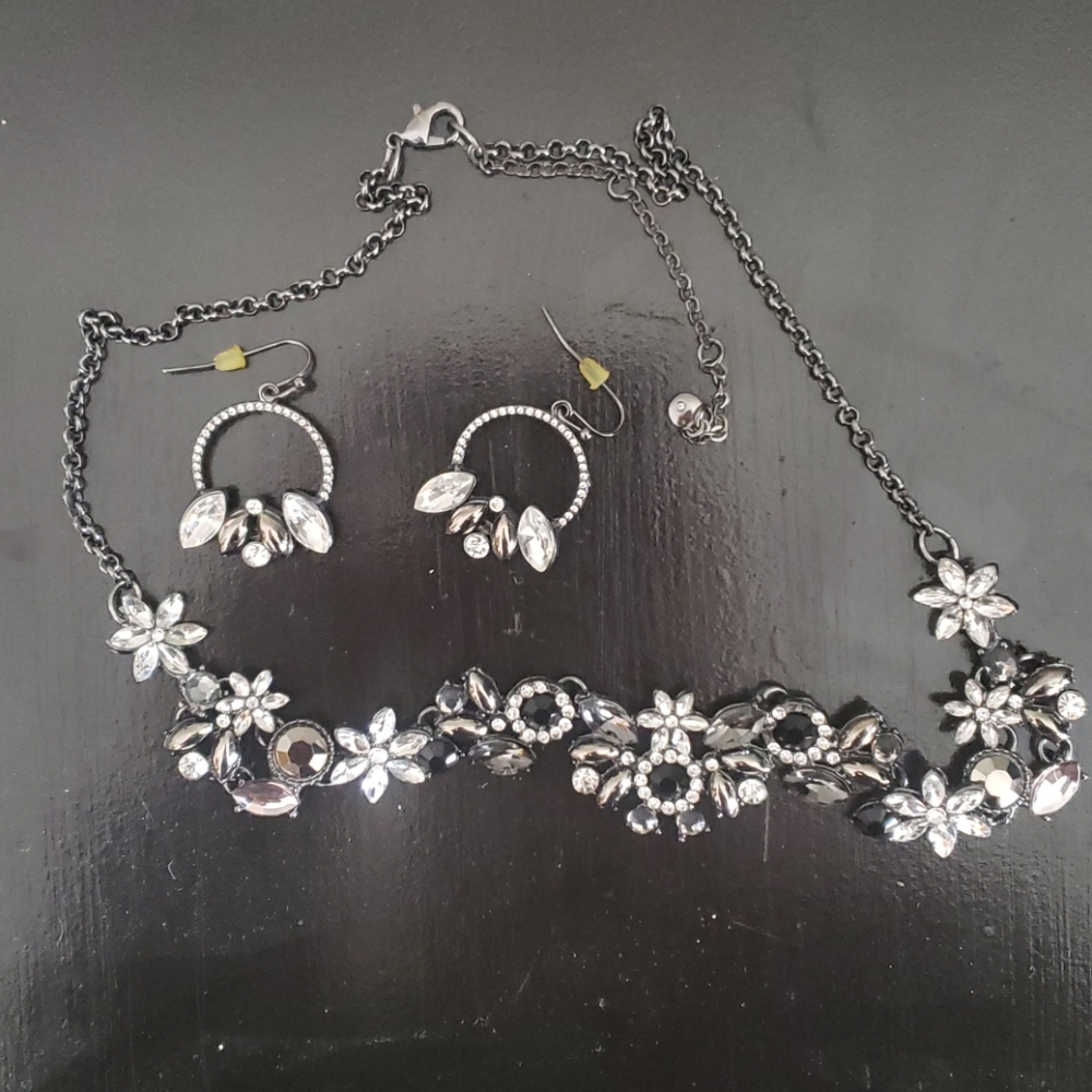 Black floral dressy formal Necklace & Earrings Set
